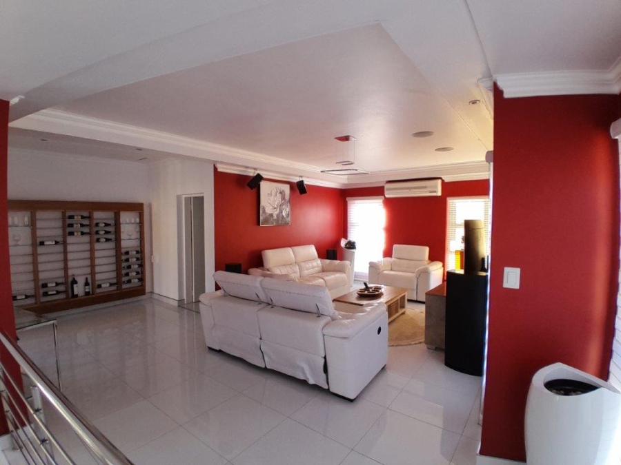 3 Bedroom Property for Sale in Safari Gardens North West